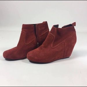 Women’s 10 Dolce Vita boots/booties